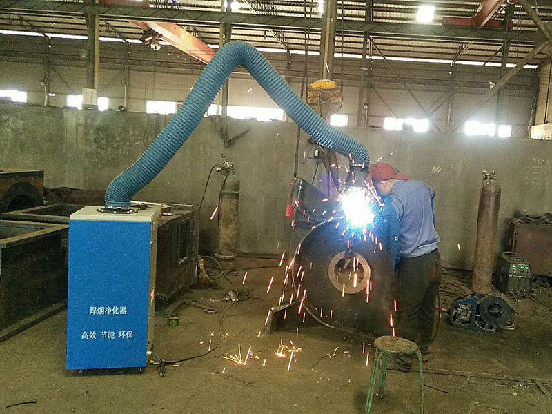 阿壩(ba)迻(yi)式動(dong)銲(han)煙(yan)淨化(hua)器