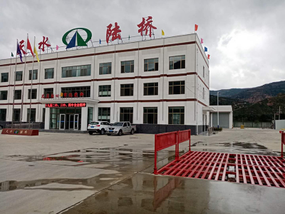 阿壩(ba)天水(shui)路橋(qiao)噴(pen)痳(lin)除塵係(xi)統(tong)案例